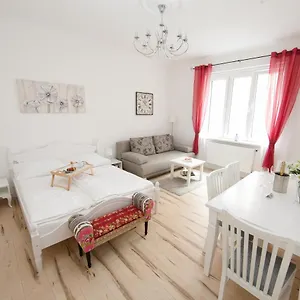 Apartment Traditional Tav -